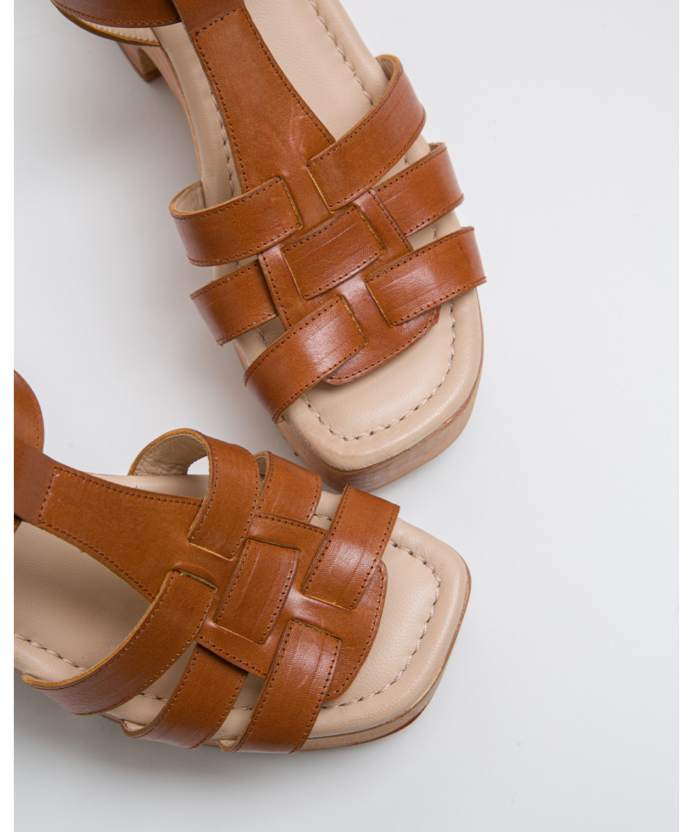 leather t strap