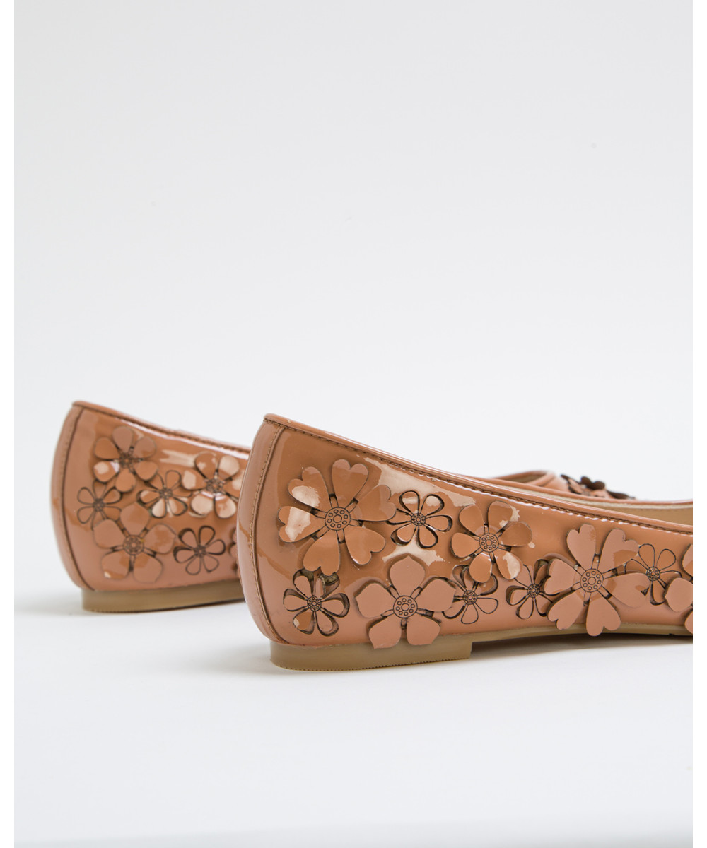 laser cut leather shoes