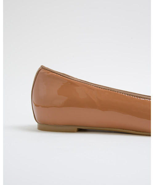 tan pointed flats